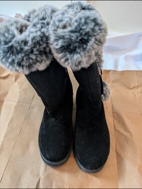 Women's Black Faux-Fur Trim Winter Boots